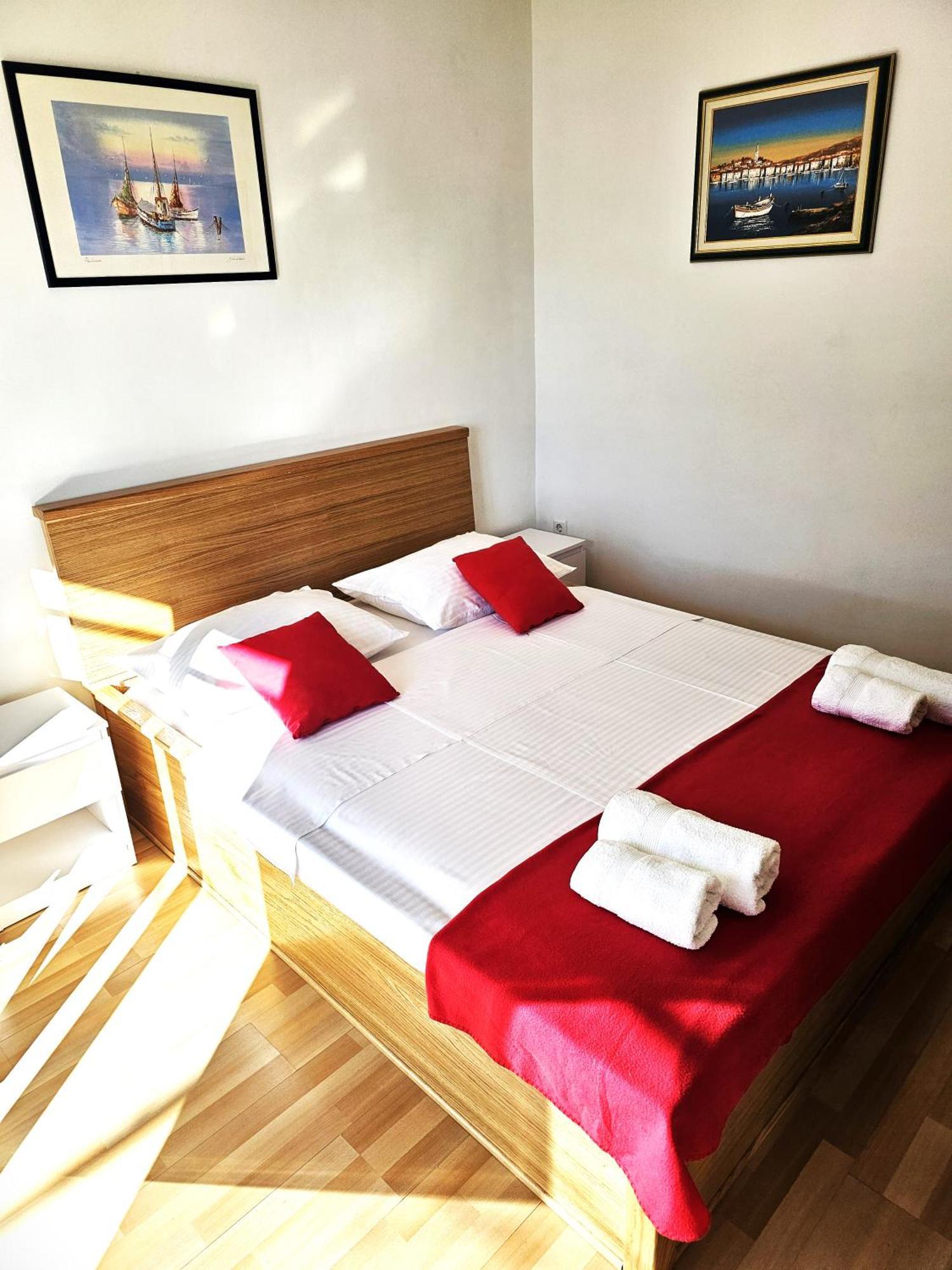 Apartments Lidija สเวติยูไร ภายนอก รูปภาพ