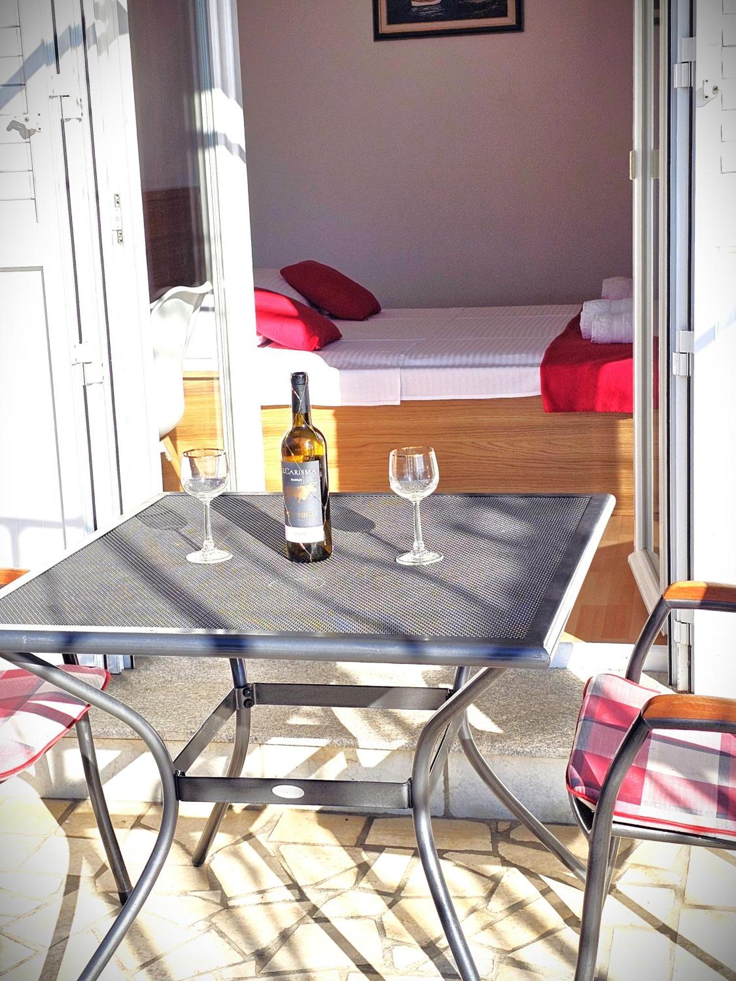 Apartments Lidija สเวติยูไร ภายนอก รูปภาพ